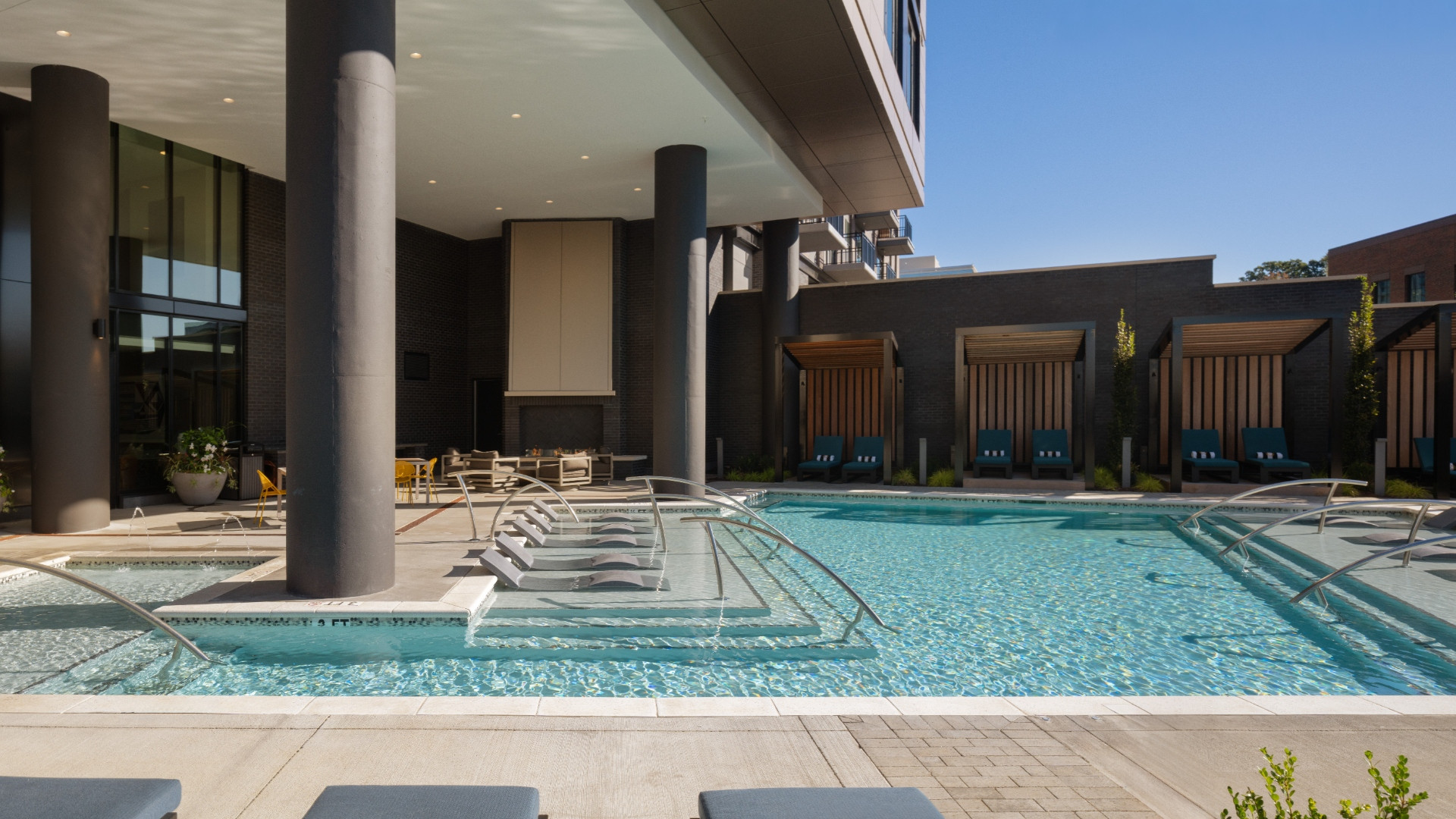 Oro Ballantyne Pool