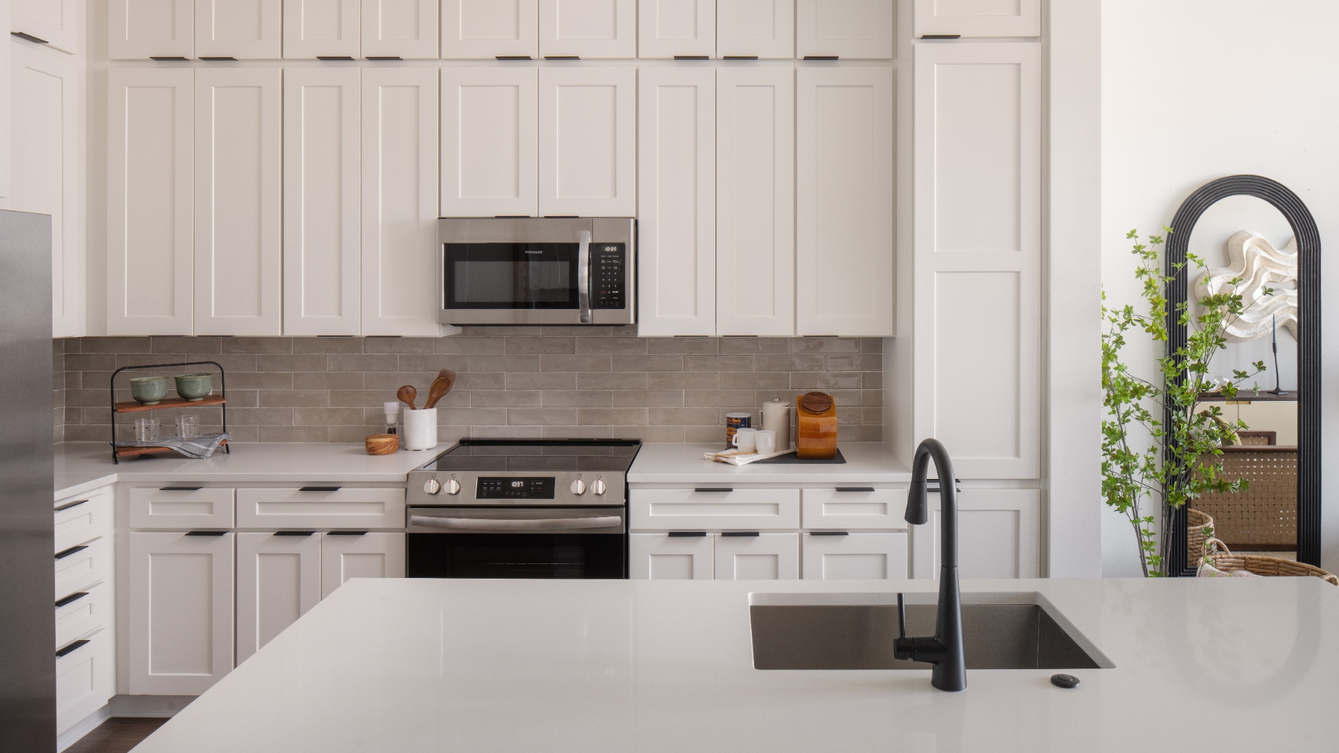 Oro Ballantyne One Bedroom Apartment Kitchen